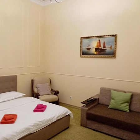 Regrand Apartment On Svobody 22 Львов Экстерьер фото